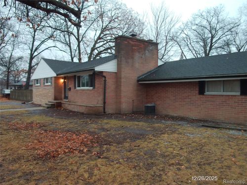 4656 Toepfer Rd, Warren, MI, 48091-2716 | Card Image