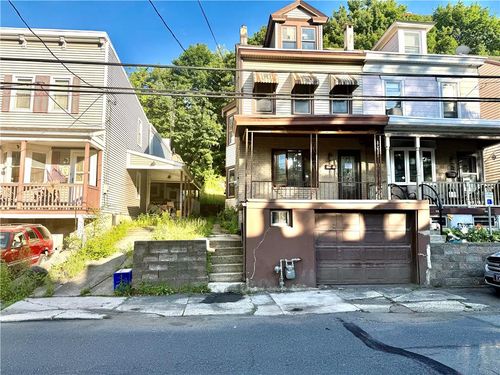 457 Nichols St, Pottsville, PA, 17901-1214 | Card Image