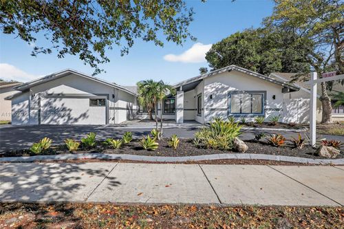 20615 Ne 9th Ct, Miami, FL, 33179-1913 | Card Image