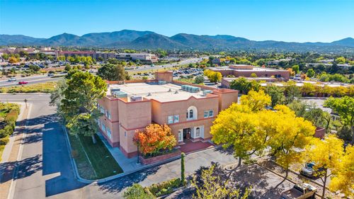 2006 Botulph Rd, Santa Fe, NM, 87505-5730 | Card Image