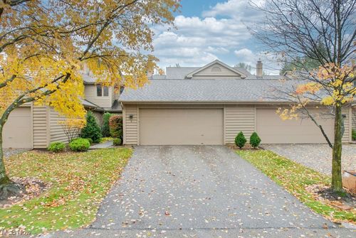 18 Dorset Ct, Beachwood, OH, 44122-7589 | Card Image