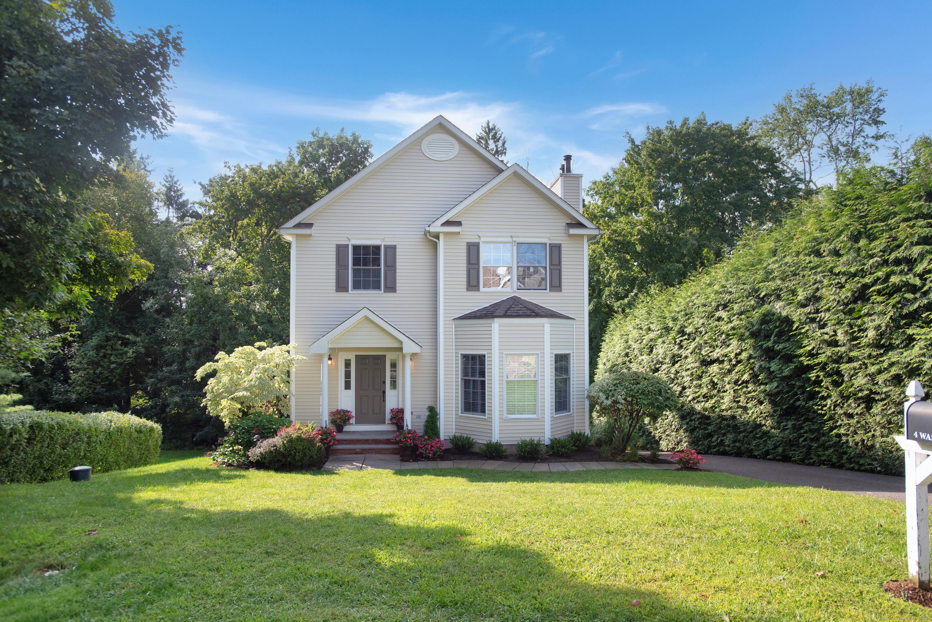 Washington Ave, Ridgefield, CT 06877