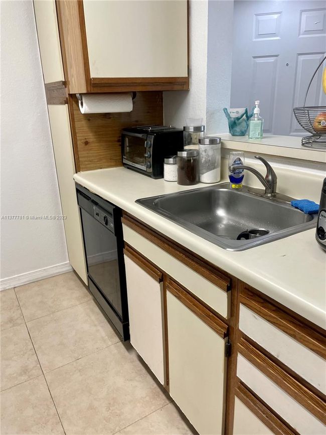 APT-4105 - 2846 S University Dr, Condo with 1 bedrooms, 1 bathrooms and null parking in Davie FL | Image 4