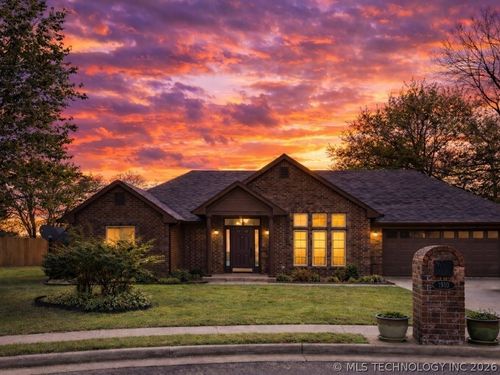 1510 Aspen Dr, Tahlequah, OK, 74464-6011 | Card Image