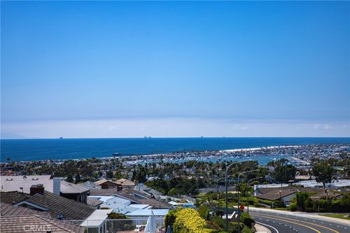 1039 Tiller Way, Corona Del Mar, CA, 92625-1650 | Card Image