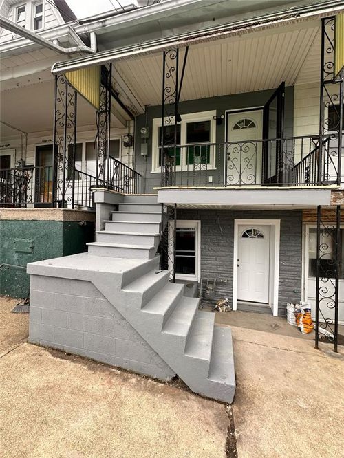 44 S Locust St, Mount Carmel, PA, 17851-2422 | Card Image