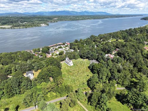 18 Denu Way, Rhinecliff, NY, 12574-7004 | Card Image