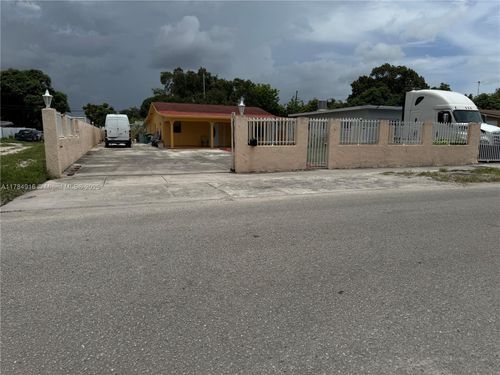 3041 Nw 95th Ter, Miami, FL, 33147-2331 | Card Image