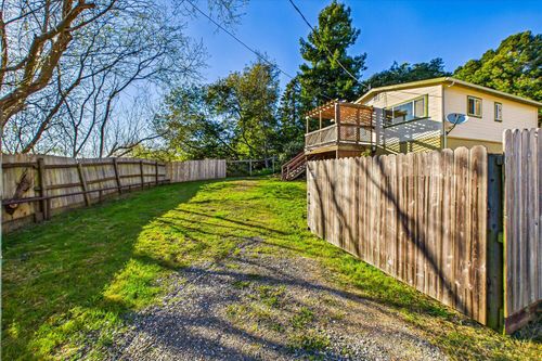 887 Fernbridge Dr, Fortuna, CA, 95540-9746 | Card Image