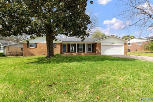 1801 Carson Ln Nw, Huntsville, AL, 35816-1411 | Card Image