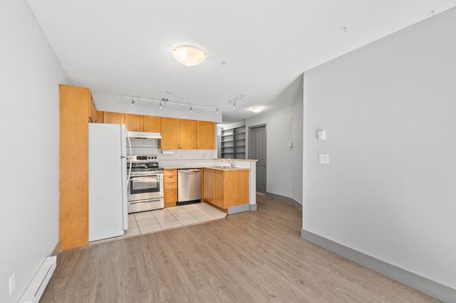102 - 5355 Boundary Rd, Condo with 2 bedrooms, 1 bathrooms and 1 parking in Vancouver BC | Image 5