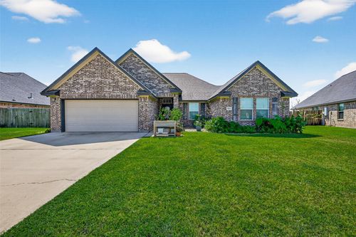 504 Lexington Ave, Clute, TX, 77531-4849 | Card Image