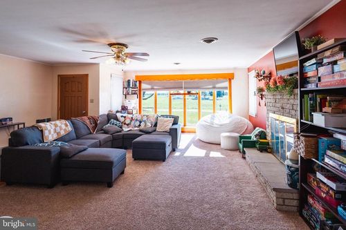 12689 Williamsport Pike, GREENCASTLE, PA, 17225-8495 | Card Image