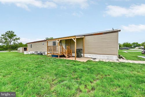 97 Sherrill Dr, NEW OXFORD, PA, 17350-9437 | Card Image