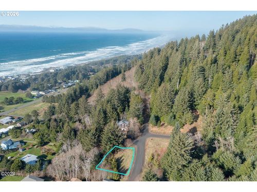 212 Chief Albert Dr, Yachats, OR, 97498 | Card Image