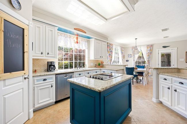 907 Live Oak Ln, House other with 5 bedrooms, 4 bathrooms and 3 parking in Seabrook TX | Image 6