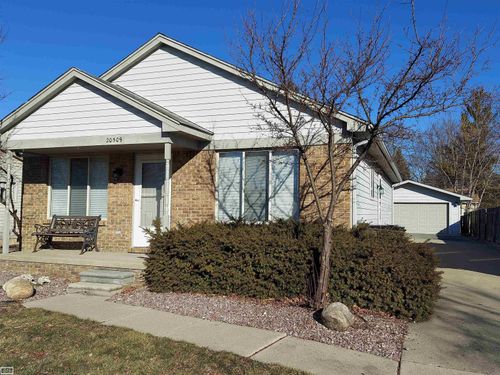 20509 Little Acres Dr, Clinton Township, MI, 48035-4765 | Card Image