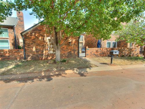 11811 Springhollow Rd, Oklahoma City, OK, 73120-5422 | Card Image