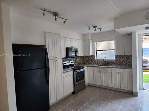 apt-103-6020 Shakerwood Cir, Tamarac, FL, 33319-2363 | Card Image