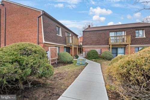 606 Meadow Woods Ln, LAWRENCE TOWNSHIP, NJ, 08648-4237 | Card Image