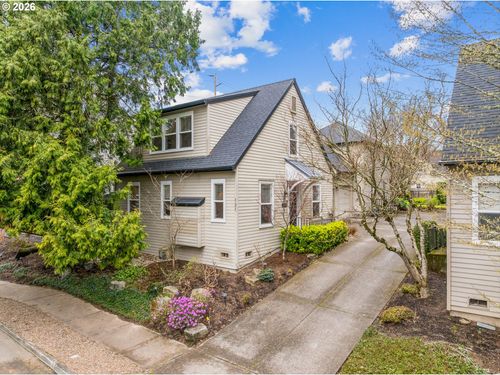 121 Wilbur St, Lake Oswego, OR, 97034-3940 | Card Image