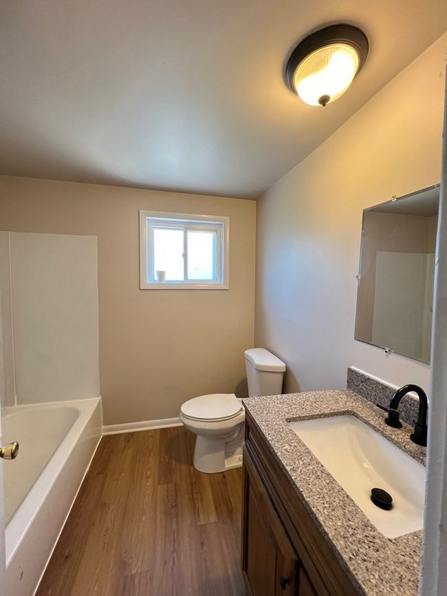 APT-2S - 2900 Elizabeth Ave, Condo with 2 bedrooms, 1 bathrooms and 1 parking in Zion IL | Image 6