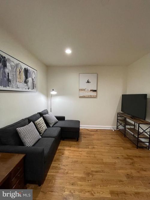 4080 Spring Garden St, PHILADELPHIA, PA, 19104-2273 | Card Image