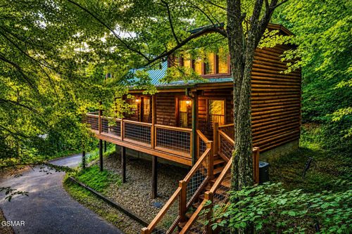 1908 Rhododendron Ln, Sevierville, TN, 37876 | Card Image