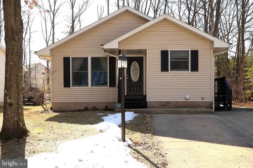 320 Ghaner Dr, STATE COLLEGE, PA, 16803-1100 | Card Image