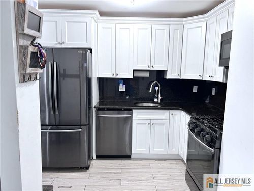 532-532 Cricket Ln, Woodbridge, NJ, 07095-1539 | Card Image