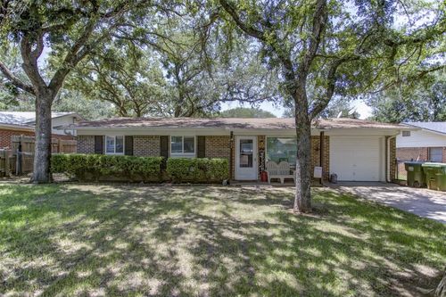 604 Se 26th Ave, Mineral Wells, TX, 76067-5722 | Card Image
