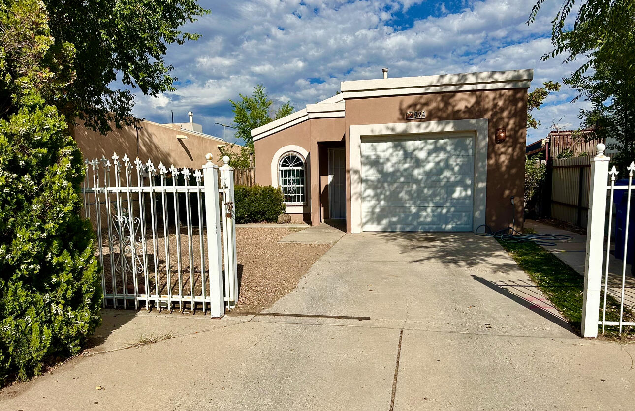 Sky St, Albuquerque, NM 87121