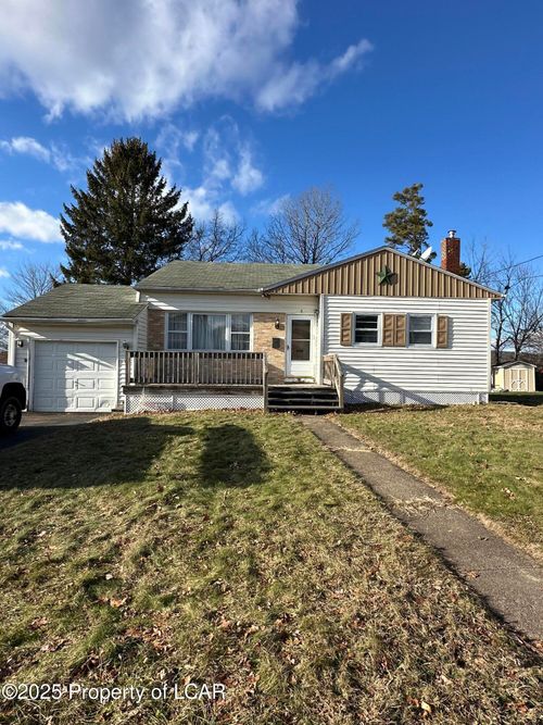 8 Park Ln N, Mountain Top, PA, 18707-1221 | Card Image