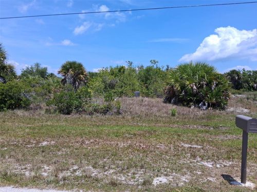 10166 Kingsville Dr, Port Charlotte, FL, 33981-4066 | Card Image