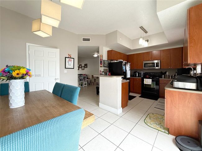 22130 Sw 89 Th Ct, Townhouse with 3 bedrooms, 3 bathrooms and null parking in Cutler Bay FL | Image 8