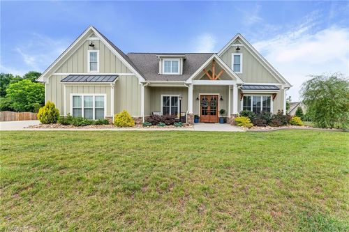 148 Dyna Dr, Lexington, NC, 27295-7659 | Card Image