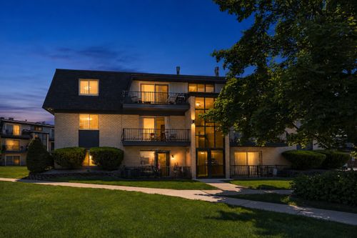 2a-11124 84th Ave, Palos Hills, IL, 60465-2422 | Card Image