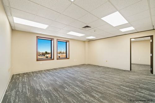 3-fl-401 W 19th St, Cheyenne, WY, 82001-4355 | Card Image