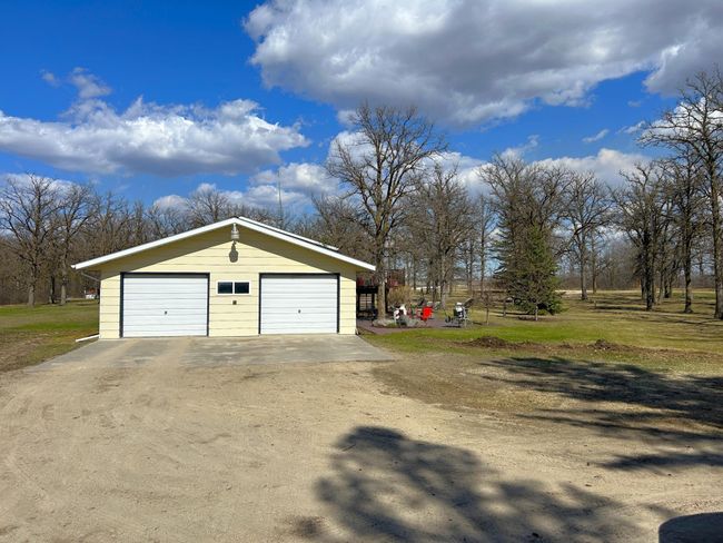 Detached 2-car garage | Image 47