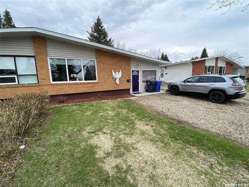 2-544 Circlebrooke Dr, Yorkton, SK, S3N2T4 | Card Image