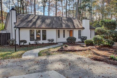 1010 Mathews Ct Se, Smyrna, GA, 30080-3672 | Card Image