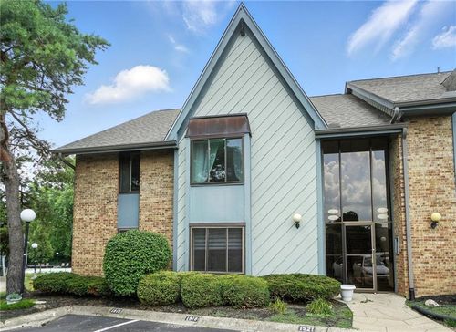 1918 Washington South Dr, Washingtn Twp, OH, 45458-1717 | Card Image