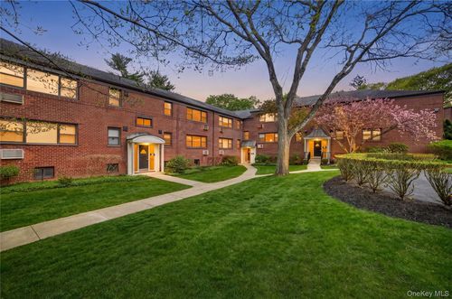 d15-103 Beacon Hill Dr, Dobbs Ferry, NY, 10522-2488 | Card Image