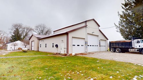 1001 Oak St, Woodville, OH, 43469-9831 | Card Image