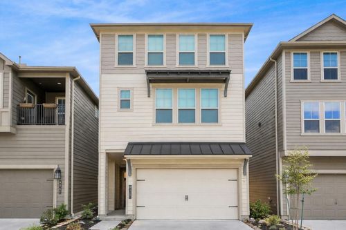 9307 Bauer Vista Dr, Houston, TX, 77080-1479 | Card Image