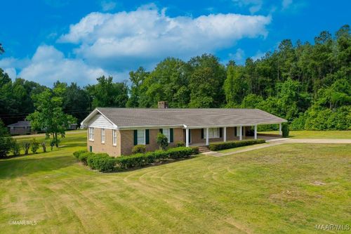 135 5th Ave, Grove Hill, AL, 36451-3222 | Card Image