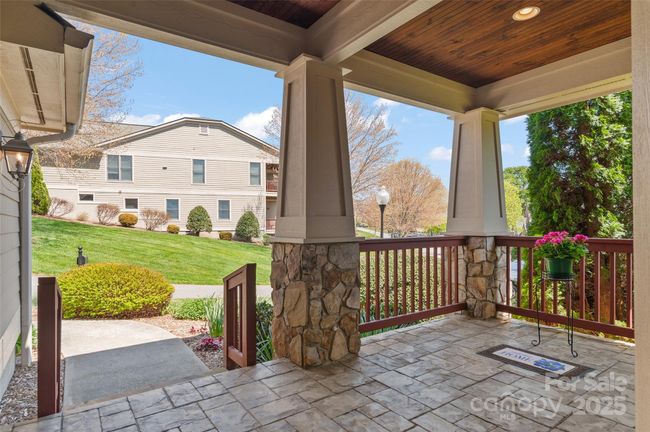 111 Augusta Cir, Townhouse with 3 bedrooms, 4 bathrooms and null parking in Waynesville NC | Image 5