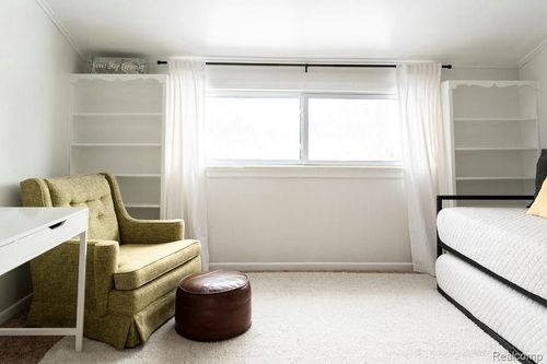 22101 Nowlin St, Dearborn, MI, 48124-2732 | Card Image