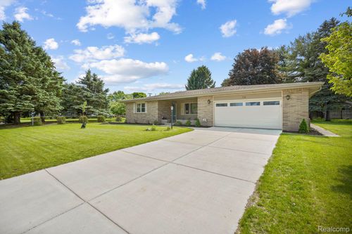 116 Surrey Rd, Saint Louis, MI, 48880-9449 | Card Image