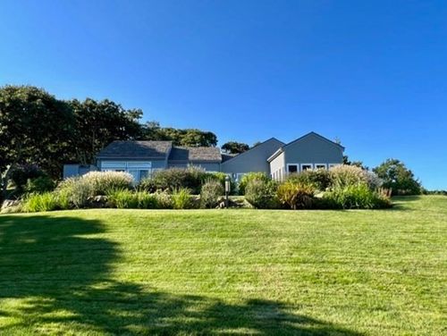 3 E Pasture Ln, Aquinnah, MA, 02535-1425 | Card Image